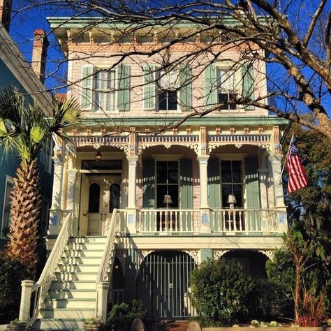 1886 Italianate 118 East Waldburg Street  Savannah, Georgia Catherine Ward House Catherine Ward, Savannah Smiles, Savannah Houses, Historic Savannah, Gorgeous Homes, Forsyth Park, Basketball Courts, Bed And Breakfast Inn, Sea Captain