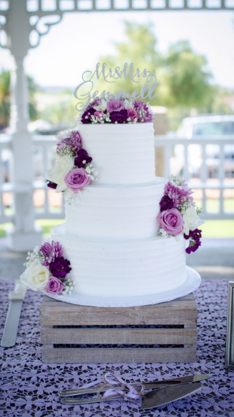 Purple and white cake Lavender And White Wedding Decoration, Simple Wedding Cake Purple, Simple Wedding Cake Lavender, Wedding Cake Designs Purple, Wedding Cake Purple And White, Purple And White Cake, Purple And White Wedding Cake, Simple Wedding Cake Purple Flowers, Wedding Cake Light Purple