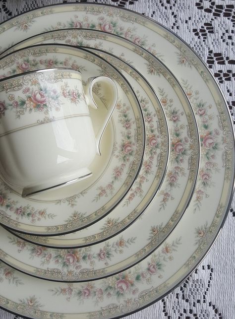 Service for 8 Noritake Shenandoah Old World 40 Piece Bone | Etsy Noritake Shenandoah, 1920s Patterns, Bone China Dinner Set, Fine China Dinnerware, Dishware Sets, Noritake China, China Set, Ivory Background, China Dishes