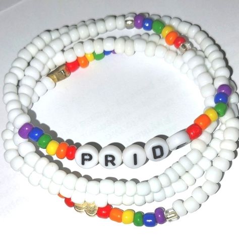 Super Cute Pride Beaded Rainbow Bracelet Beaded Rainbow, Pride Jewelry, Layered Coin Necklace, Preppy Bracelets, Homemade Bracelets, Pride Jewellery, Pride Bracelet, Hook Bracelet, Clay Bracelet