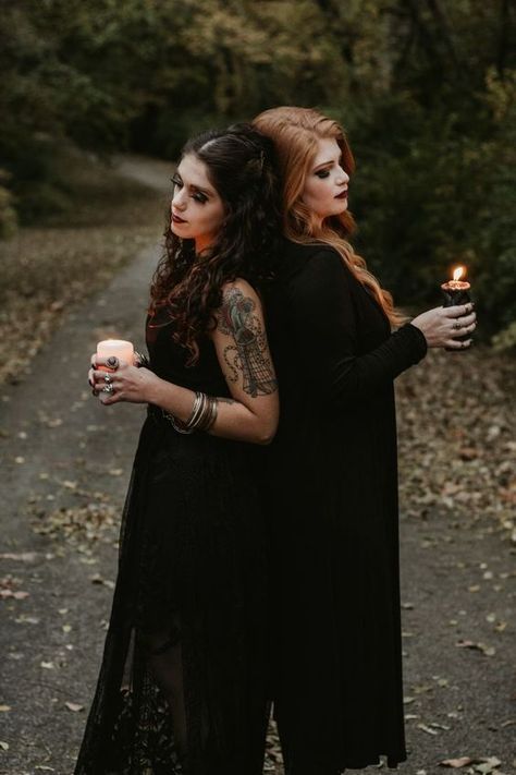 Halloween Shot Ideas, Witch Photoshoot, Katie Wright, Witch Photos, Gothic Photography, Witch Pictures, Friendship Photoshoot, Witchy Aesthetic, Halloween Photography