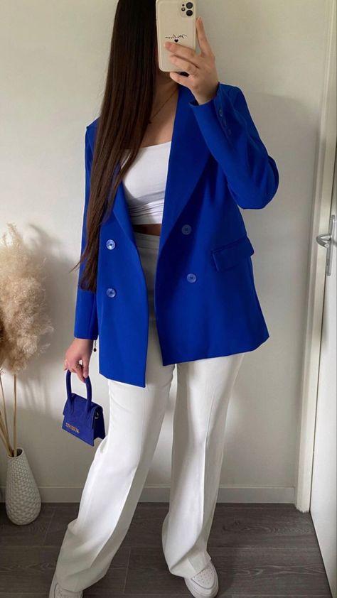 Royal Blue Pants Outfit, Blue Blazer Outfits For Women, Preppy Chic Outfits, Cute Professional Outfits, Outfit Classic, Blazer Outfits For Women, Outfit Zara, Mode Zara, Outfits Classy