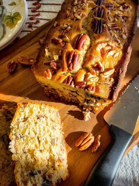 Maple Pecan Bread, Pecan Bread Recipe, Maple Desserts, Pecan Bread, Maple Recipes, Winter Breakfast, Spice Bread, Oatmeal Bread, Spiced Pecans