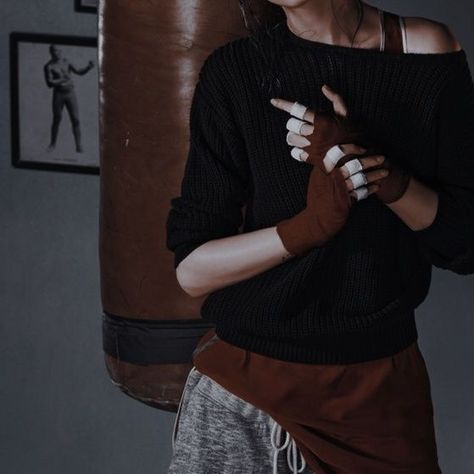 Boxer Aesthetic, Julia Stiles, Boxing Girl, Women Boxing, Feminine Aesthetic, Aesthetic Images, Character Aesthetic, Kickboxing, My Vibe