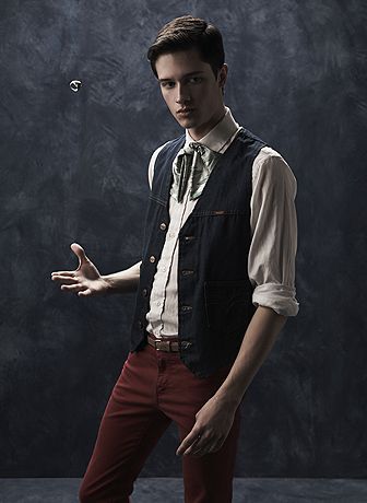 Male Magic Pose, Dark Pose Reference, Michael Fjordbak, Magic Pose, Mode Poses, Character Bank, Character Inspiration Male, Writing Characters, Story Characters