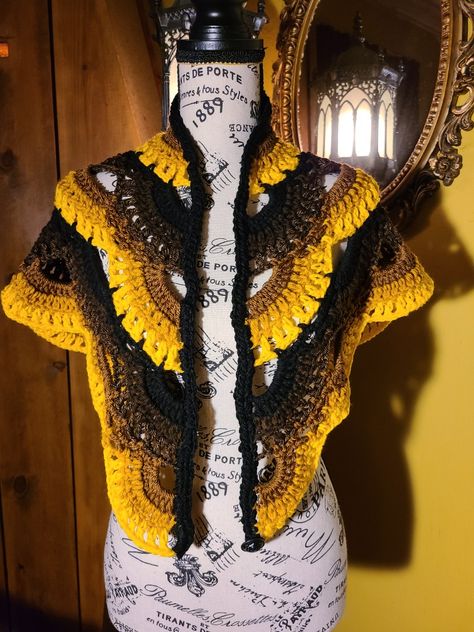 Crochet Moth Wings Shawl, Moth Shawl, Moth Outfit, Moth Crochet Pattern, Scrap Yarn Crochet Projects, Moth Crochet, Crochet Shaw, Loom Crochet, Crochet Fairy