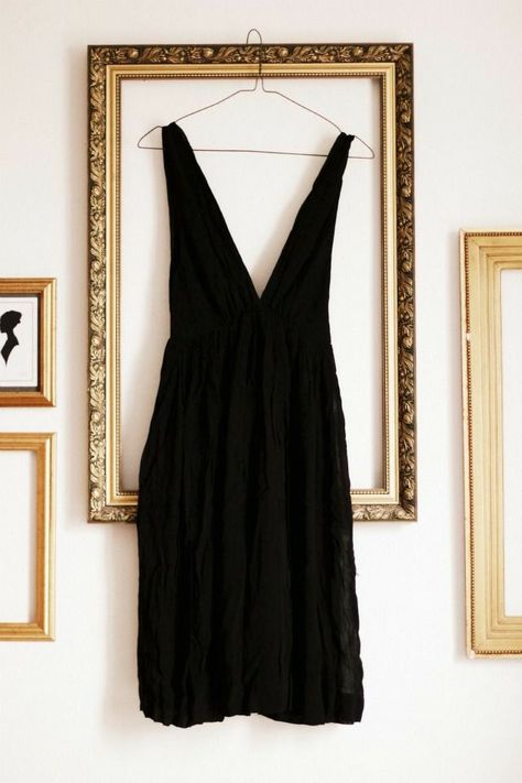 Parisienne Chic, Empty Frames, Window Displays, Classy And Fabulous, Mode Inspiration, Tea Leaves, Look Cool, Halter Formal Dress, Bridesmaid Dress