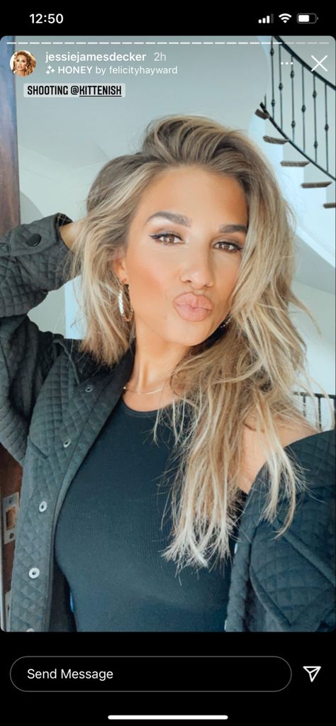 Jessie James Hair, Jesse James Decker Hair, Jessie James Decker Hair, Jesse James Decker, Wedding Hair Colors, Brown Hair With Caramel Highlights, Hair Highlights And Lowlights, James Decker, Jessie James Decker