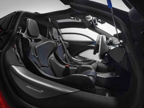 The McLaren Senna Raises the Bar for a Street-Legal Track Car New Mclaren, Aryton Senna, Mclaren Senna, Mclaren Cars, Industrial Design Trends, Mc Laren, Mclaren F1, Racing Seats, Track Car