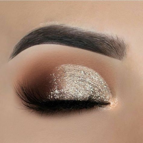 Makeup For White Dress, Gorgeous Eye Makeup, Beauty Eye Makeup, Evening Hairstyles, Eye Makeup Looks, Eye Makeup Ideas, Art Design Ideas, Formal Makeup, Elegant Beauty