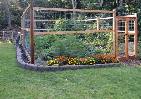 6 Tips to Create an Animal Proof Garden Fence – The Seasonal Homestead Vegetable Garden Enclosures, Small Garden Enclosure Ideas, Backyard Garden With Fence, How To Fence In A Garden, Backyard Garden Fence Ideas, Deer Proof Vegetable Garden, Deer Resistant Garden Fence, Garden Enclosure Ideas Raised Beds, Deer Proof Garden Raised Beds