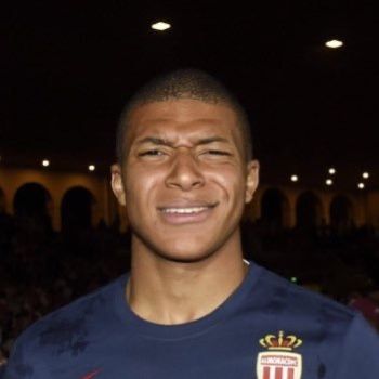 Kylian Mbappe Glasses, Mbappe Laughing, Kylian Mbappe Meme, Mbappe Selfie, Mbappe Face, Mbappe Funny, Brazil Culture, Broken Nose, Football Is Life