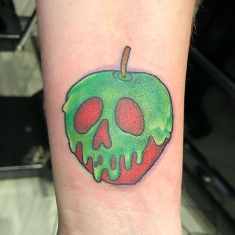 Club Tattoo At LINQ Hotel on Instagram: “Poison apple anyone? 🍎🍏 done by @magicmikenash At Club Tattoo Las Vegas inside the Linq Hotel & Casino Tattoo Apple, Sleeping Beauty Tattoo, Apple Tattoo, Stained Glass Tattoo, Poisoned Apple, Traditional Tattoo Flowers, Bright Tattoos, Club Tattoo, Petit Tattoo