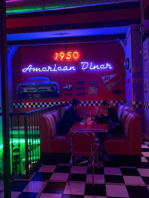 american diner, ‘50, aesthetic, 1950, vintage, america 80s Core, Hollywood Restaurants, Angeles Aesthetic, 50s Vibes, Diner Aesthetic, 50 Aesthetic, Fav Aesthetic, Los Angeles Aesthetic, Diner Sign