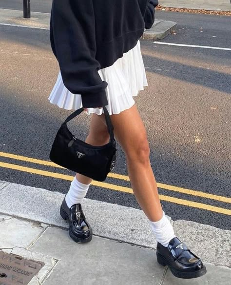 White Loafers Outfit, Loafer Outfits Women, Chunky Loafers Outfit, Black Loafers Outfit, Loafers Outfits, Loafer Outfits, Spring Trends Outfits, Loafers Outfit, 2024 Style