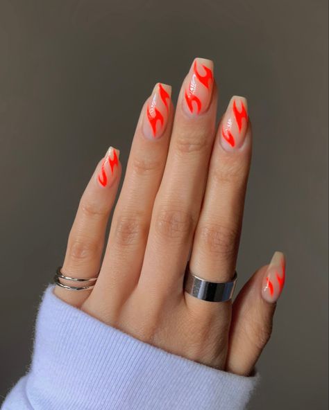 Sunset Red Nails, Neon Red Nails Art Designs, Orange Flame Nails, Red Flame Nails, Neon Red Nails, Red Orange Nails, Star Wars Nails, Trending Nail Art, Nails Star