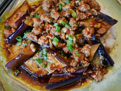 Eggplant In Garlic Sauce, Appetizers Meat, Keto Meat, Asian Dish, Garlic Sauce Recipe, Mapo Tofu, Eggplant Dishes, Hot And Sour Soup, Meat Appetizers