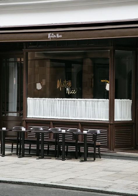 New French restaurant Mister Nice on Davies Street brings contemporary Parisian cuisine to Mayfair’s culinary landscape. It’s the second W1 project for JP Kley, whose chic-cool private members’ club Nikita is a few doors down – there’s even a secret passageway connecting the two. With its glamorous clientele and beguiling menu, here’s why Mister Nice is our restaurant of the week. Storefront Curtains, French Restaurant Design, French Restaurant Interior, French Cafe Decor, Restaurant Doors, Parisian Restaurant, Restaurant Door, Nice Restaurant, Monochrome Decor