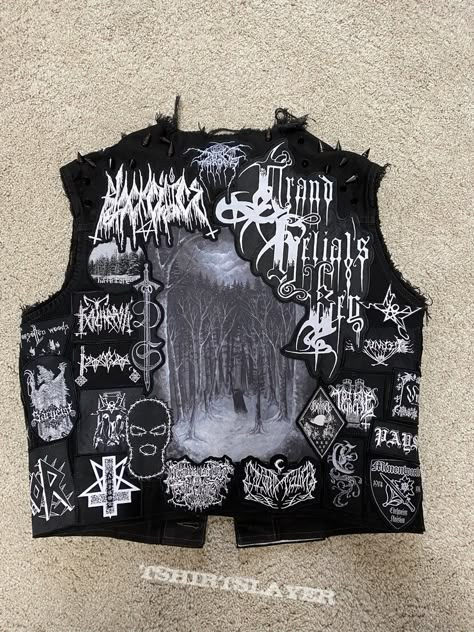 Black Metal Battle Vest, Metal Battle Vest, Hardcore Aesthetic, Battle Jacket Ideas, Black Metal Fashion, Metal Vest, Crust Pants, Battle Vest, Battle Jackets