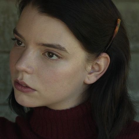 Anya Taylor Joy Brown Hair, Anya Taylor Joy Brunette, Narcissa Malfoy, Celebrity Look Alike, Anya Taylor Joy, Natural Face, Lone Star, Small Town, Brown Hair