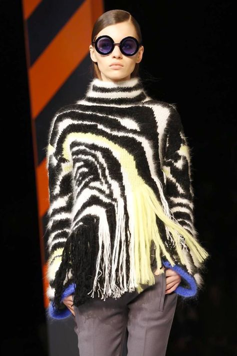 Just Cavalli Ready To Wear Fall Winter 2014 MilanCloseUps: Edgy Bob Haircuts, Black Fashionista, Fashion Knitting, Knit Ideas, Animal Print Fashion, Knitwear Fashion, Ready To Wear Collection, Live Fashion, Print Style