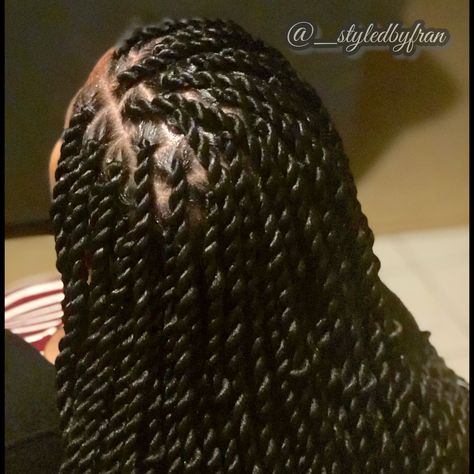 Knotless Senegalese Twist, Braids Medium, Senegalese Twist Hairstyles, Senegalese Twist Braids, Medium Brown Hair, Twist Braid Hairstyles, Senegalese Twist, Hair Twist Styles, Braids With Curls