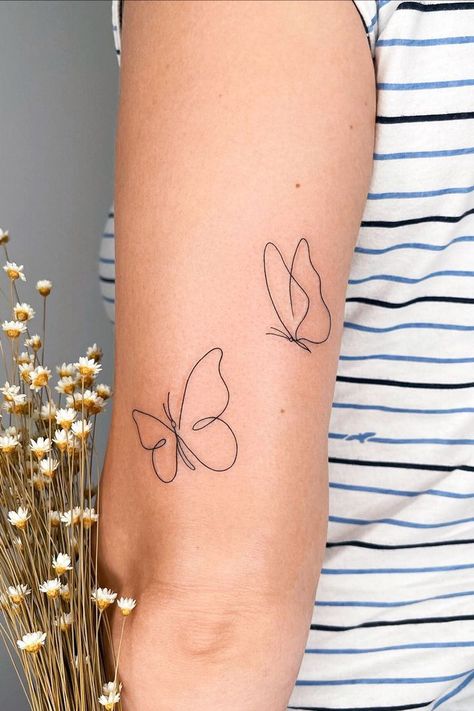 tatuajes mariposas silueta Recycled Magazine Crafts, 3d Aesthetic, Minimal Tattoo Designs, Minimal Tattoo Ideas, Rose Shoulder Tattoo, Single Line Tattoo, Recycled Magazine, 40th Birthday Funny, Magazine Crafts