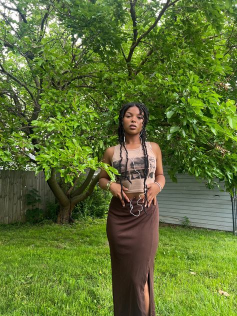 Earthy black girl long skirt aesthetic graphic tees nature girly pop m.bbyx core erykah badu core boho black gurl Erica Badu Aesthetic, Erykah Badu Aesthetic Outfits, Erykah Badu Concert Outfit Ideas, Erykah Badu Style Outfits, Erykah Badu Outfits, Black Earthy Girl Aesthetic, Erykah Badu Concert Outfit, Erykah Badu Aesthetic, Erykah Badu Concert