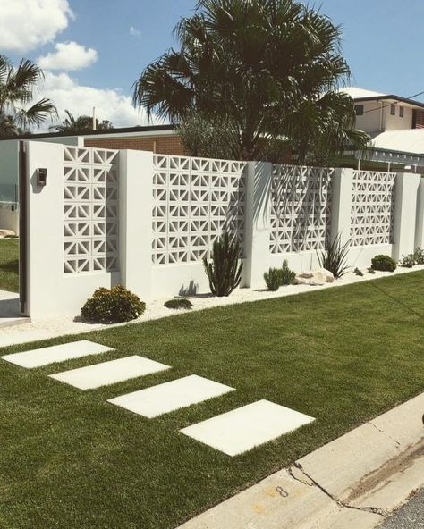 Beautiful Flower Gardens, Front Yard Flowers, Yard Flowers, Breeze Block Wall, Front Lawn Landscaping, Mid Century Exterior, House Fence Design, Front Garden Landscape, Brick Fence