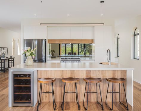 Modern Industrial Kitchen, Timber Kitchen, Kitchen Island Bench, White Shaker Kitchen, Outdoor Kitchen Island, Modern Kitchen Island, Island Bench, Kitchen Splashback, Kitchen Benches