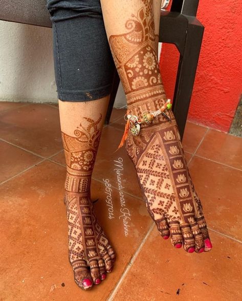 Foot Mehndi Designs, Foot Mehndi Design, Latest Mehndi Designs Wedding, Leg Mehndi Design, Leg Mehendi Design, Foot Mehndi, Floral Mehndi, Mehndi Designs Simple, Designs Mehndi