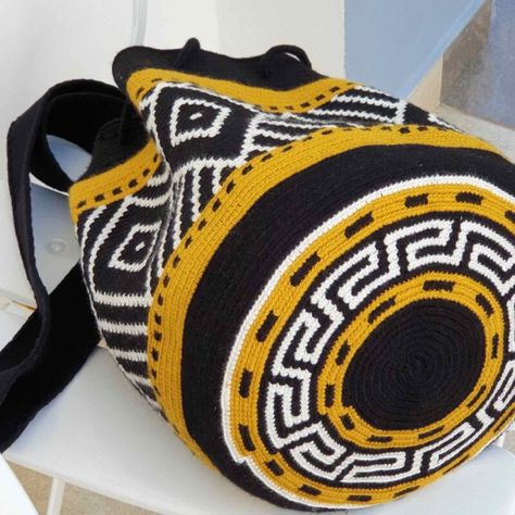 Crochet Crossbody Purse, Wayuu Bags Pattern, Mochila Crochet, Bags Patterns, Purse Crochet, Mochila Bag, Handmade Crochet Bags, Bag Pattern Free, Tapestry Crochet Patterns