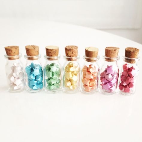 Origami Lucky Star, Small Glass Bottles, Mini Glass Bottles, Pinterest Diy Crafts, Mini Jars, Bottle Jewelry, Bottle Charms, Bottle Necklace, Paper Crafts Origami