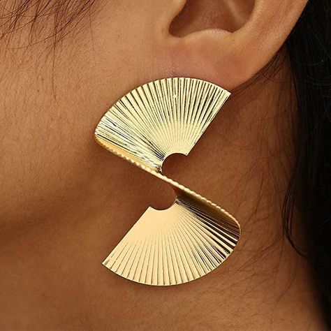 Gold Statement Earrings, Classic Earrings, Spiral Earrings, Estilo Punk, Style Punk, Trendy Earrings, Gold Geometric, Earring Sale, Metal Earrings