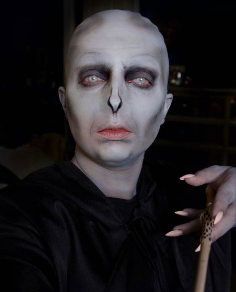 #voldemort #lordvoldemort #voldemortmakeup #halloweenmakeup Voldemort Face Paint, Voldemort Halloween Costume, Voldemort Makeup Diy, Voldemort Costume Diy, Lord Voldemort Makeup, Lord Voldemort Costume, Voldemort Makeup, Voldemort Costume, Creative Halloween Costume Ideas