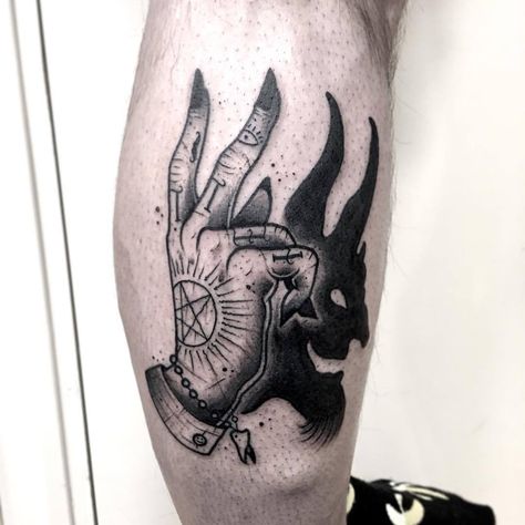 Awesome occult tattoo! 🖤 Dark Tattoos For Men, Gotik Tattoo, Satanic Tattoos, Vintage Tattoos, Occult Tattoo, Demon Tattoo, Witch Tattoo, Creepy Tattoos, Spooky Tattoos