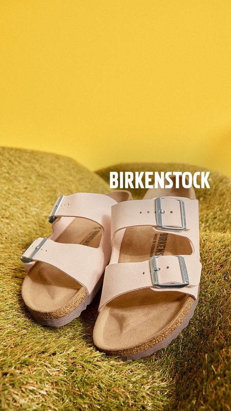 Vegan Birkenstock, Birkenstock Styles, Go Vegan, Light Rose, Birkenstock Sandals, Rose Lights, Birkenstock Arizona, Going Vegan, Winter Collection