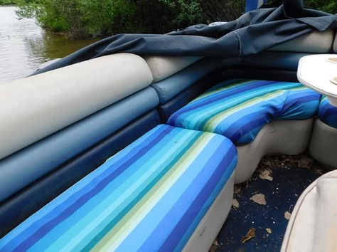 Diy Boat Upholstery, Diy Boat Seat Covers, Pontoon Boat Makeover Ideas, Boat Slip Decorating Ideas, Pontoon Boat Ideas Diy Seats, Pontoon Seating Ideas, Pontoon Decorating Ideas, Diy Pontoon Boat Seats, Diy Pontoon Boat Remodel