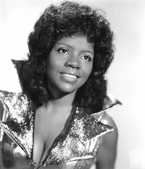 Gloria Gaynor 1970’s Makeup, Gloria Gaynor, Disco Funk, Dj Booth, 70s Disco, Women In Music, Girl Celebrities, A Star Is Born, Female Singers