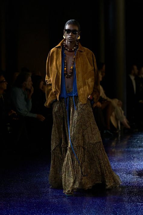 Saint Laurent Spring 2025 Ready-to-Wear Fashion Show | Vogue Paris Runway, Goddess Gown, Sheer Clothing, Couture Details, Fashion 2024, Naomi Campbell, Fashion Images, Spring Tops, Fashion Show Collection