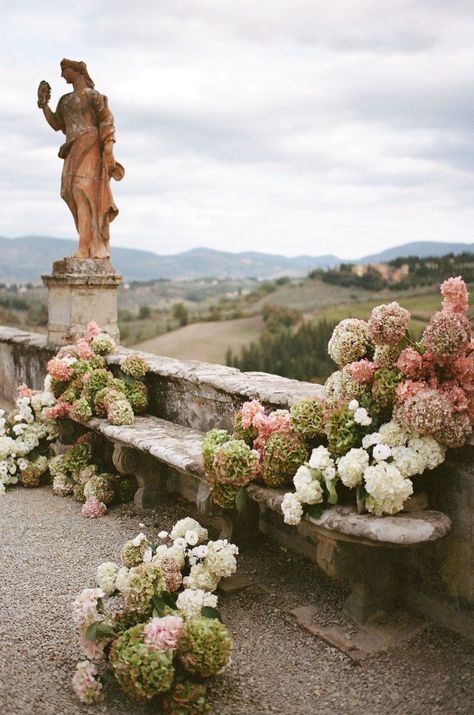 A luxury Tuscany Wedding at Villa Corsini in Italy Old World Charm Wedding, English Countryside Wedding Aesthetic, Italian Wedding Florals, Ceremony Nest, Luxury Wedding Aesthetic, White Picket Fence Ideas, Villa Corsini, Picket Fence Ideas, Italian Garden Wedding