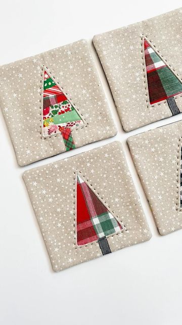 M I N K I K I M on Instagram: "[Flash Sale] December is here! It’s time to make holiday coasters and share them with your loved ones! 🎄🎄 •my Cable Pouch + Christmas Coaster Pattern is on sale today only! 🥳 #minkikiim #minkikimpattern #christmascoasters #holidaysewing #beginnersewing" Quick Christmas Sewing Projects, Simple Christmas Sewing Projects, Christmas Sewing Decorations, Xmas Sewing Projects, Christmas Fat Quarter Projects, Christmas Gift Sewing Projects, Christmas Gift Bags To Sew, Sewn Christmas Gifts, Easy Christmas Sewing Projects