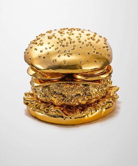 Golden hamburger #gold #hamburger #deko Oc California, Tapete Gold, Gold Everything, All That Glitters Is Gold, Soyut Sanat Tabloları, Gold Aesthetic, Stay Gold, Newsies, Shades Of Gold