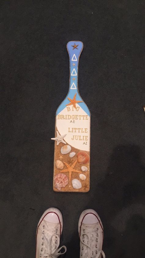 Tri Delta Beach-inspired Paddle #sorority #paddle Beach Paddle Sorority, Frat Bro, Paddle Sorority, Big Little Paddles, Paddle Ideas, Gamma Sigma Sigma, Sorority Ideas, Frat Coolers, Sigma Delta Tau