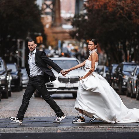 Bridal Converse, Non Traditional Wedding Ring, Bridal Sneakers, White Bridal Shoes, Below The Knee Dresses, Trendy Bride, Wedding Sneakers, Bride Photography, Bride Photo