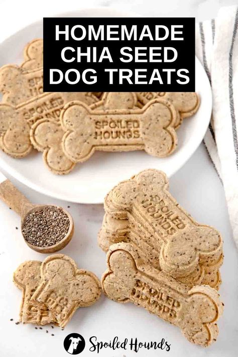 Homemade Chia Seed Dog Treats Best Dog Treats, Pet Treats Recipes, Dog Treats Homemade Easy, Organic Dog Treats, Dog Biscuit Recipes, Easy Dog Treats, Healthy Dog Treats Homemade, Treats For Dogs, Dog Treats Homemade Recipes