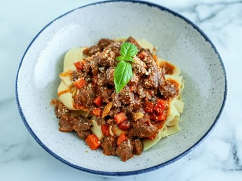 Pioneer Kitchen, Beef Ragu Recipe, Beef Ragu, Ragu Recipe, Ice Cream Bites, Breakfast Wraps, Pioneer Woman Recipes, Tv Food, Ree Drummond