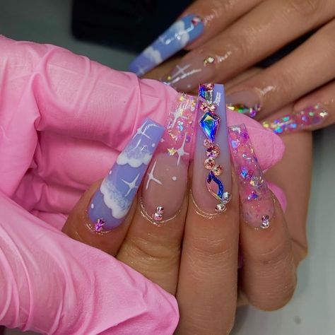 Nail & Lash Tech | Stockton,CA on Instagram: “incase y’all forgot about these 🤩✨” Best Nails, Makeup Hacks Beauty Secrets, Mixed Signals, Lash Tech, Paws And Claws, Slick Hairstyles, Bling Acrylic Nails, Kawaii Nails, Dream Nails