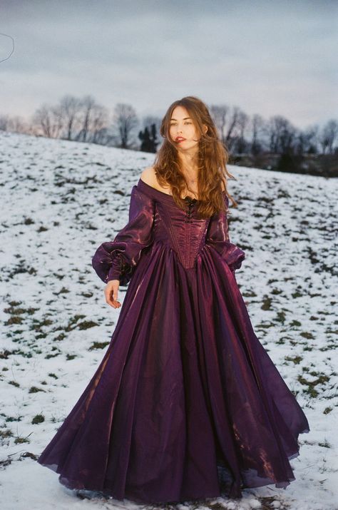 Violet Dress, Fair Outfits, Period Dress, Violet Dresses, Fantasy Dresses, Fantasy Gowns, Medieval Dress, Fairytale Dress, Fantasy Dress