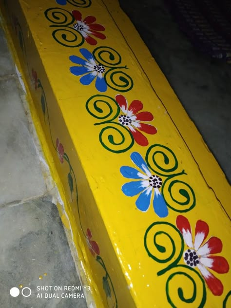 Oil Paint Rangoli Designs On Floor, Kadapa Muggu Designs, Gadapa Muggu Designs Simple, Kadapa Muggu Designs Easy, Gadapa Muggu Designs, Gummam Designs, Gadapa Designs, Very Easy Rangoli Designs, Rangoli Designs Simple Diwali